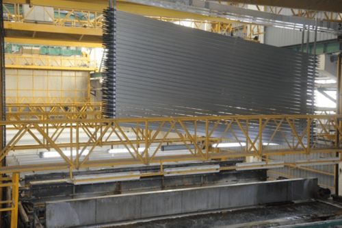 政 在看 引領(lǐng)時代的鋁